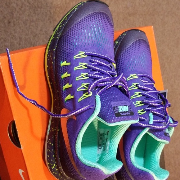 Gym shoes - Picture 2 of 2